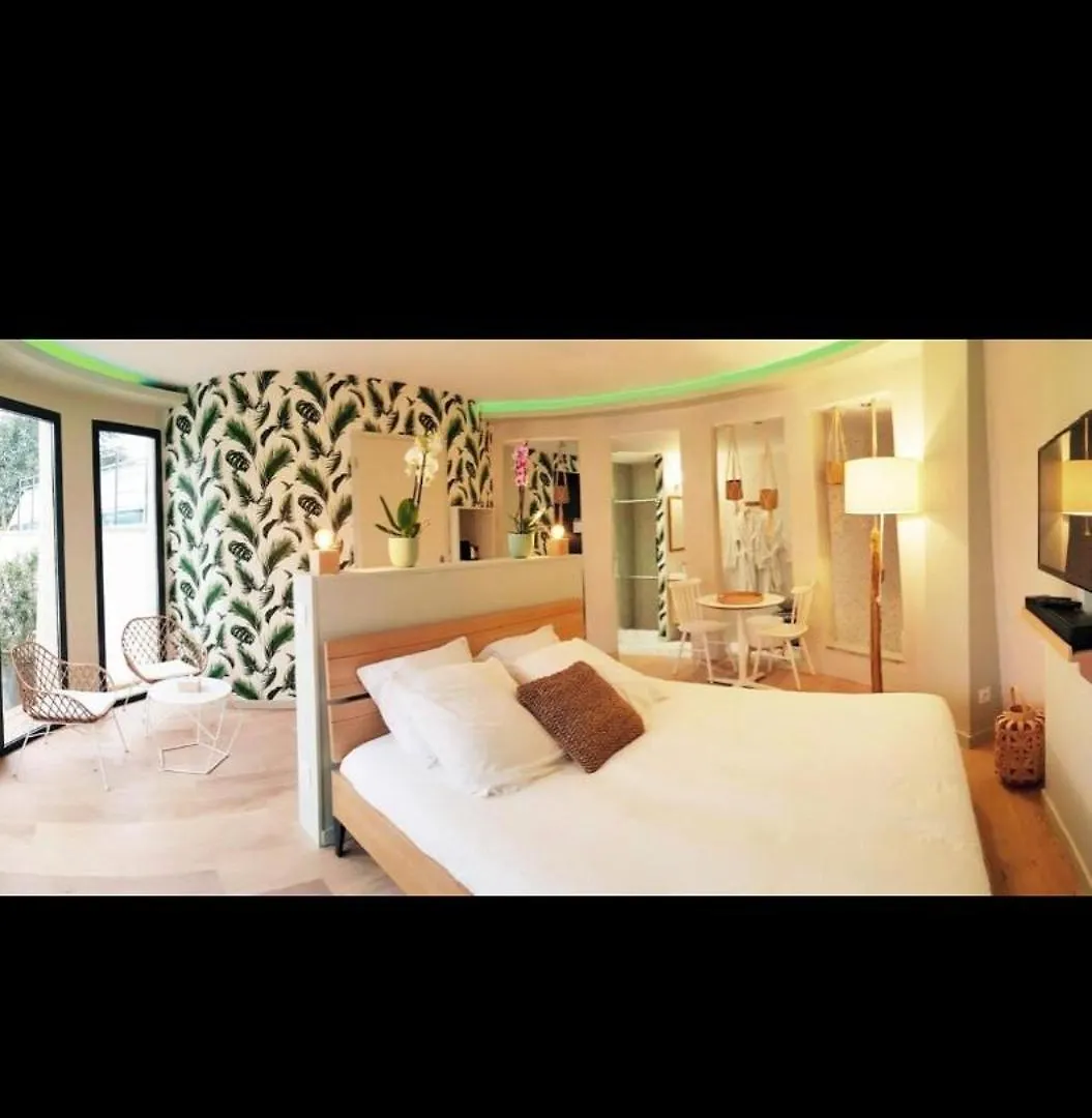 Loveroom Andree Trevoux France